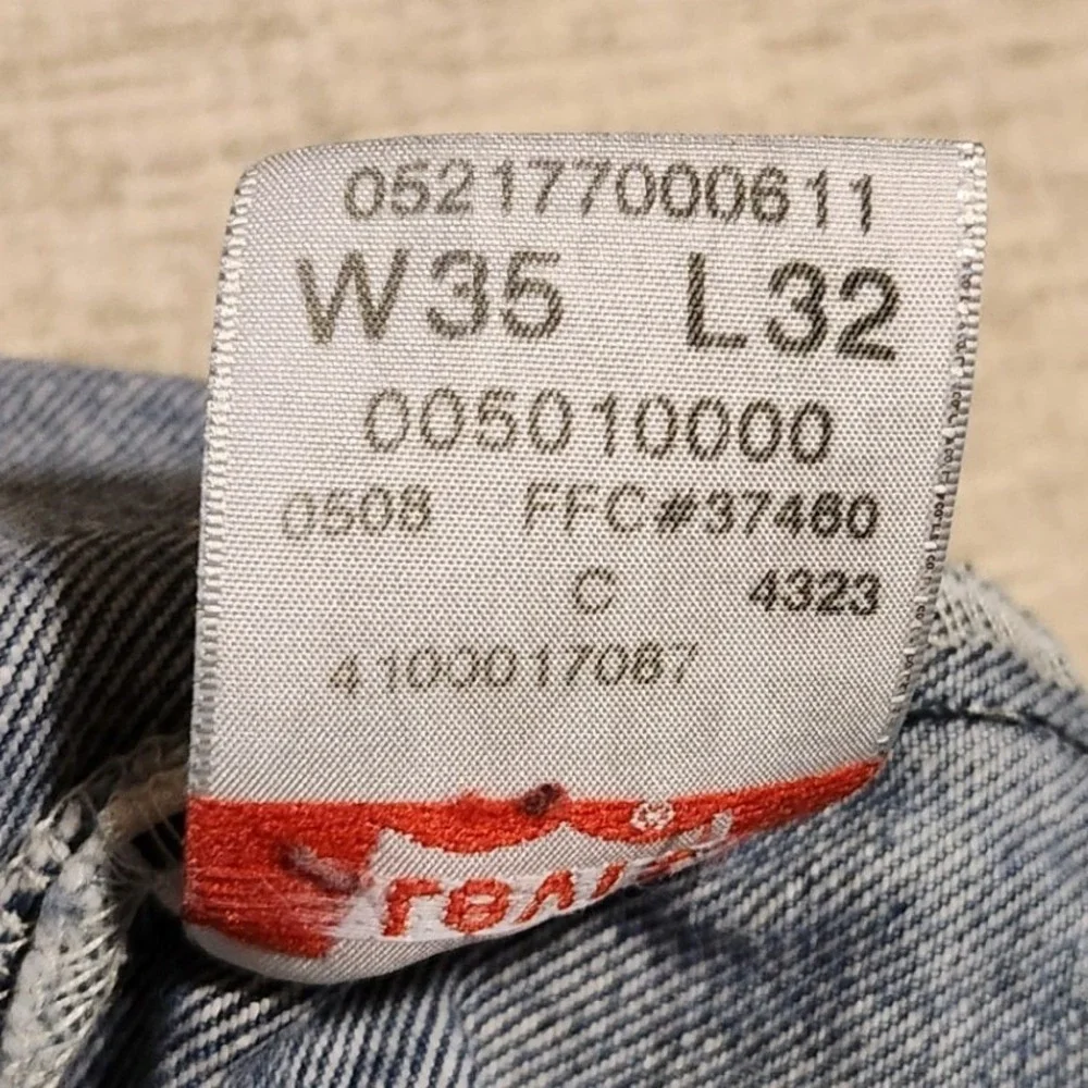 Levis 501 Original Jeans Mens 35x32 Blue Straight Leg Button Fly Faded Denim